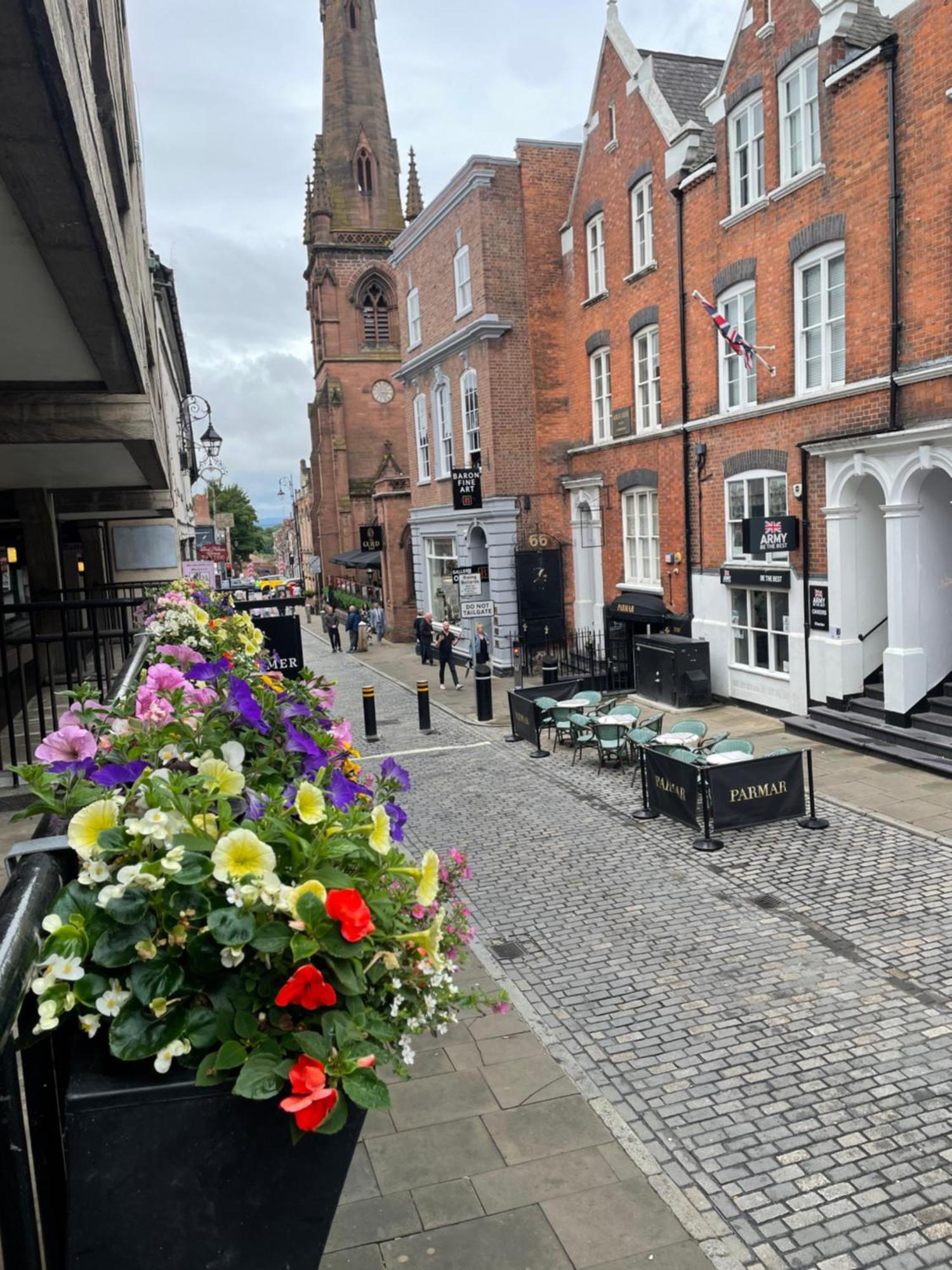 Jeans Place Watergate St Rows Near Racecourse Chester Exterior foto